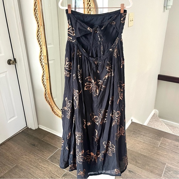 Free People / Baja Babe Black Floral Print Strapless Tie-Back Midi Dress - Picture 12 of 16